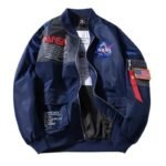 bomber nasa avec embleme de lagence spatiale emblematique 683 1
