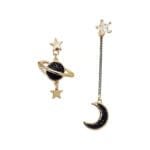 Boucles D’oreilles Asymétriques Inspirées Par Le Cosmos