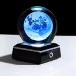 Boule De Cristal Lune Gravée Avec Câble Usb Décor Unique Et Surprenant - 8 Cm / Socle Noir