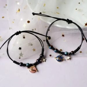 bracelet fantaisie planete avec anneau dore et perles colorees 952 2
