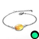 bracelet lune phosphorescente un bijou eblouissant de nuit comme jour jaune 612 1