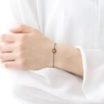 bracelet minimaliste inspire de la planete saturne 423 1