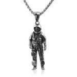 collier astronaute symbole daventure et dexploration future 221 1