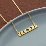 collier elegant des phases de la lune en dore ou argente 184 1