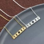 Collier élégant Des Phases De La Lune En Doré Ou Argenté