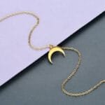 Collier En Lune Inversée élégant Et Fins Pour Toutes Occasions - Doré
