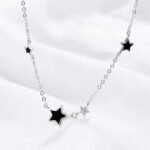 collier etoile noir et argent laccessoire parfait pour toutes occasions 996 1