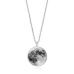 collier lune fluorescente elegance et originalite pour votre cou 743 1