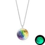 collier lune fluorescente elegance et originalite pour votre cou arc en ciel 432 1