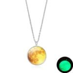 collier lune fluorescente elegance et originalite pour votre cou jaune 778 1