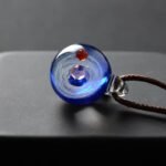 colliers univers portez une touche de limmensite intersiderale bleu et rouge 386 1