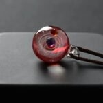 colliers univers portez une touche de limmensite intersiderale rouge 774 1
