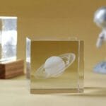Cube En Cristal Saturne 6cm x 6cm Avec Câble Usb Pour Décorez Votre Bureau