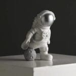 Figurine Astronaute En Résine Pour Décorer Votre Bureau Avec Style - Argenté