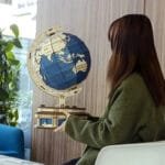 Globe Terrestre En Bois: Puzzle 3d Amusant Pour Passionnés De Géographie