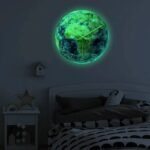 horloge murale phosphorescente a leffigie de la terre 335 1