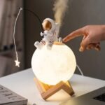 humidificateur astronaute sur la lune avec lampe integree 489 1