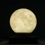 lampe lune en levitation decor spatial et elegant pour votre maison 384 1