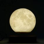 Lampe Lune En Lévitation: Décor Spatial Et élégant Pour Votre Maison