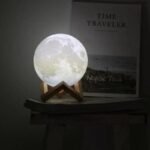 lampe lune illuminez votre espace avec un decor lunaire unique 406 1