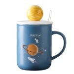 mug spatial avec couvercle et planete pour les passionnes dastronomie 607 1