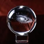 objet decoratif en verre de la galaxie pour votre bureau 6 cm socle en verre 253 1
