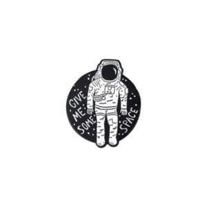 Pin’s Astronaute Monochromatique Pour Un Look Unique 3 Pin’s Astronaute Monochromatique Pour Un Look Unique