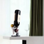 porte bouteille astronaute en resine pour une presentation originale 406 1