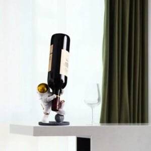 Porte-bouteille Astronaute En Résine Pour Une Présentation Originale 2 Porte-bouteille Astronaute En Résine Pour Une Présentation Originale