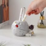 pot a crayon decoratif lune avec astronaute pour chambre denfant 221 1
