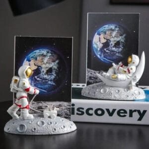 Socle Astronaute Pour Cadre: Un écrin Unique Pour Vos Souvenirs