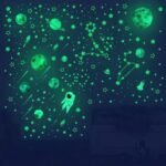 stickers muraux phosphorescents etoiles et planetes 648 1