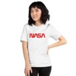t shirt avec lemblematique logo de la nasa 698 1