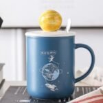 Tasse Café Astronaute Autour De La Terre